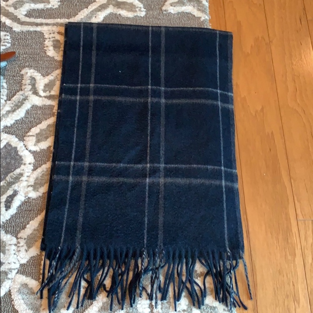 Navy cashmere scarf